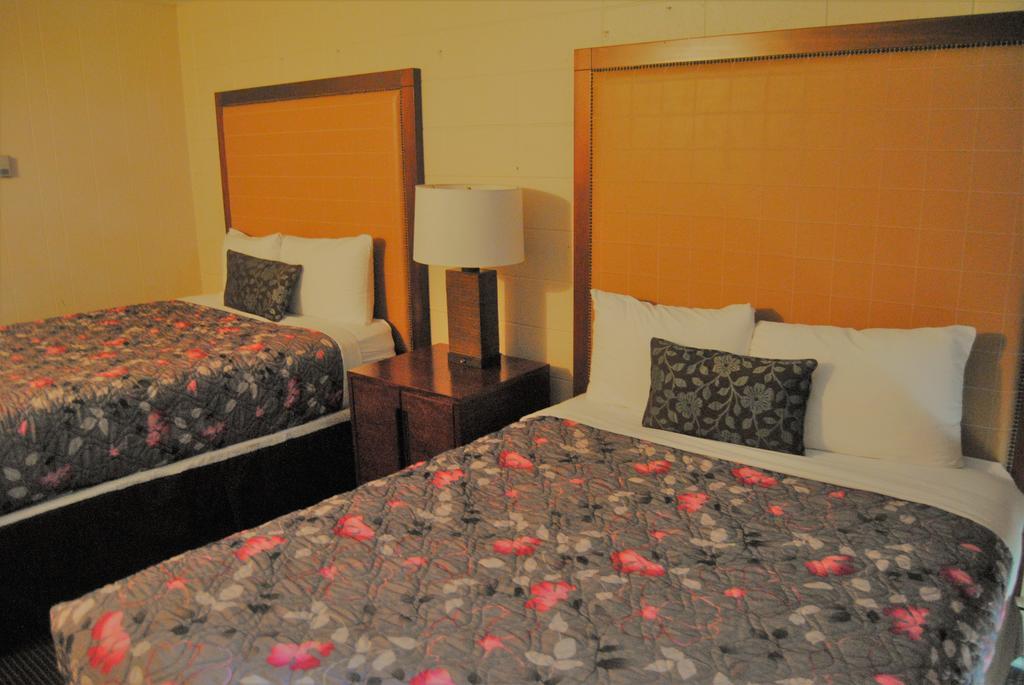 Derrick Motel Эдмонтон Экстерьер фото