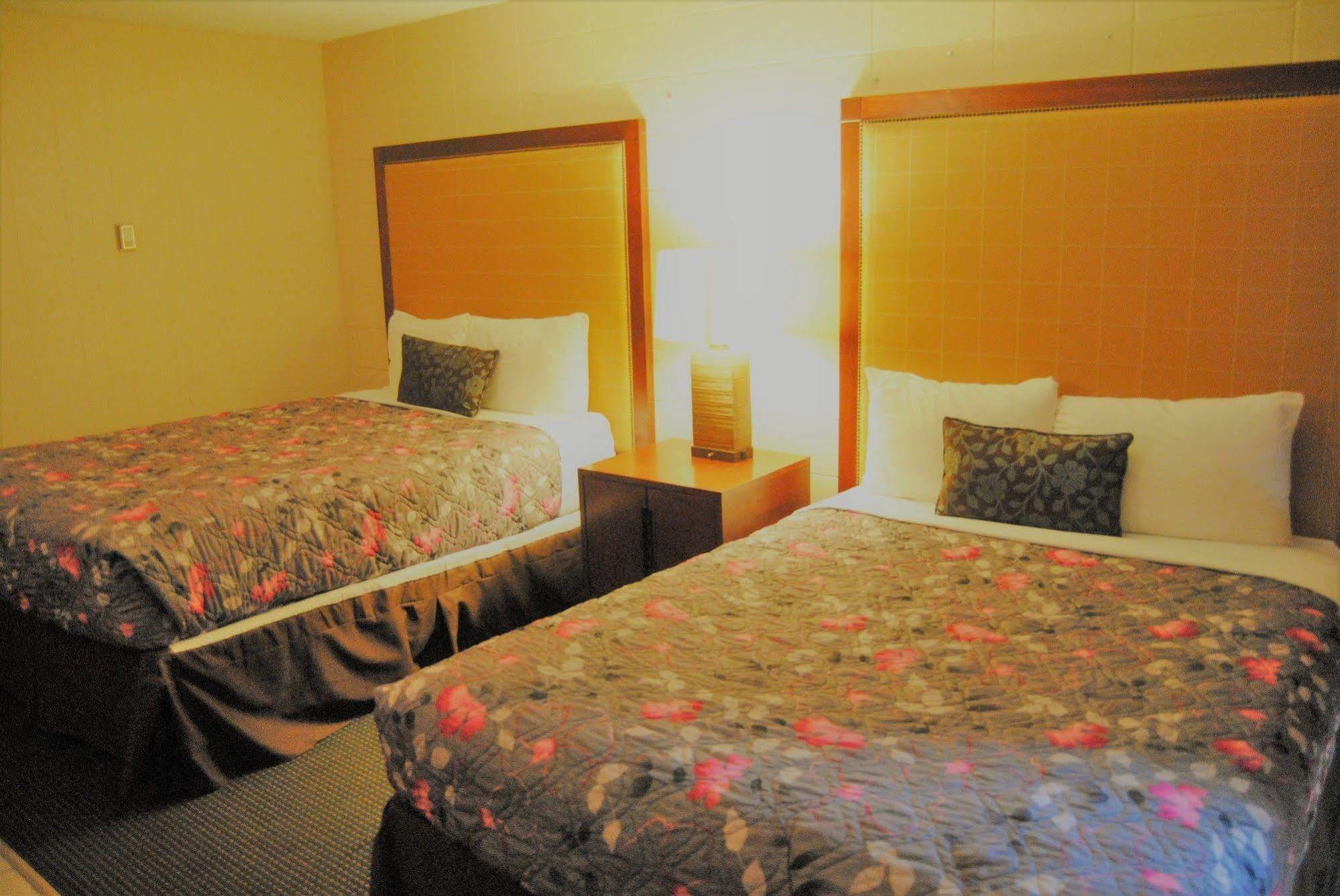 Derrick Motel Эдмонтон Экстерьер фото
