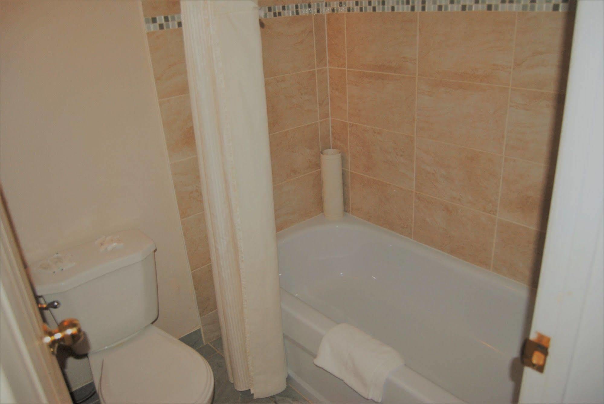 Derrick Motel Эдмонтон Экстерьер фото